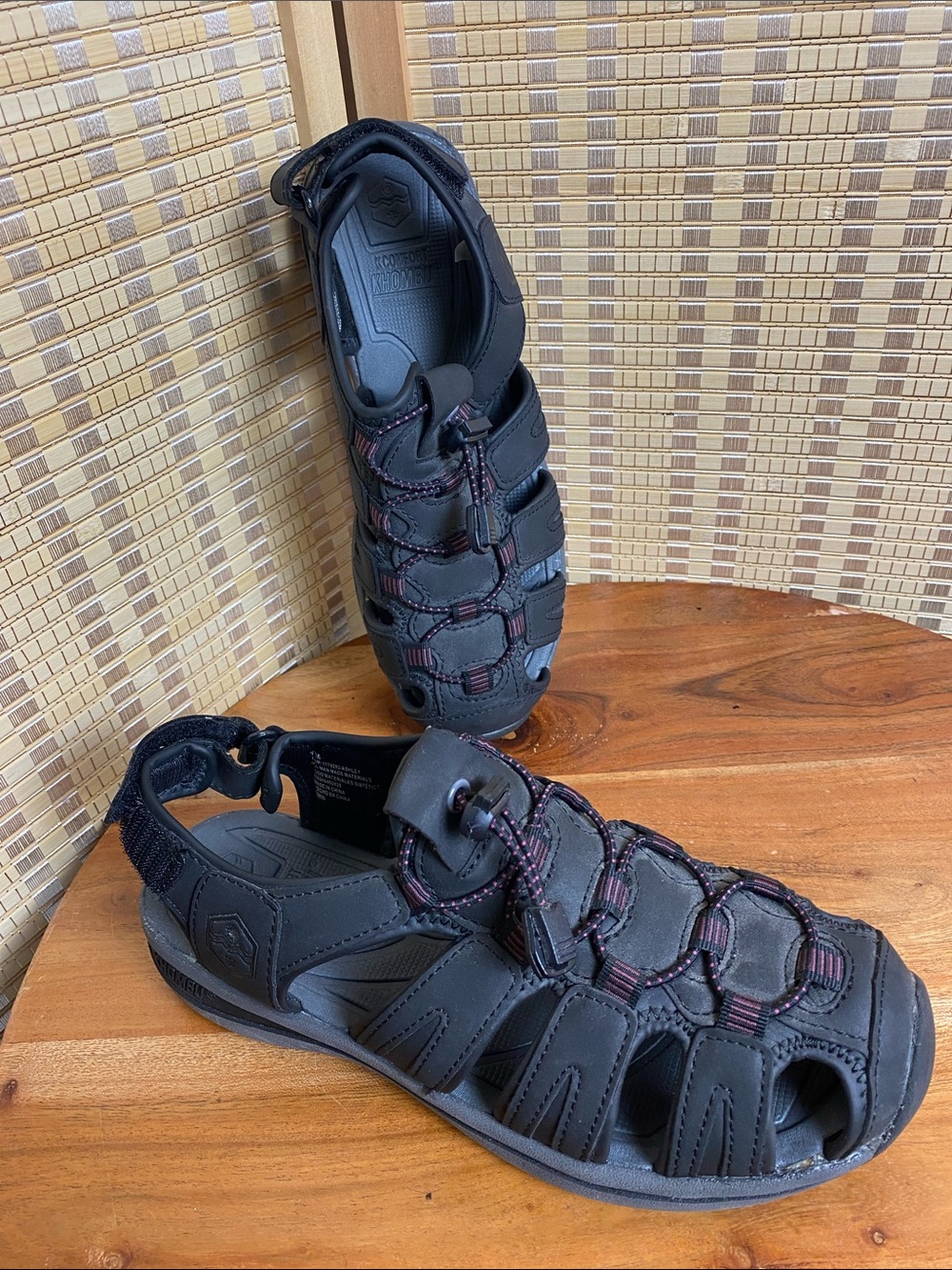 Khombu Ashley Woman’s 7 Active Sport & Water Sandals Black
